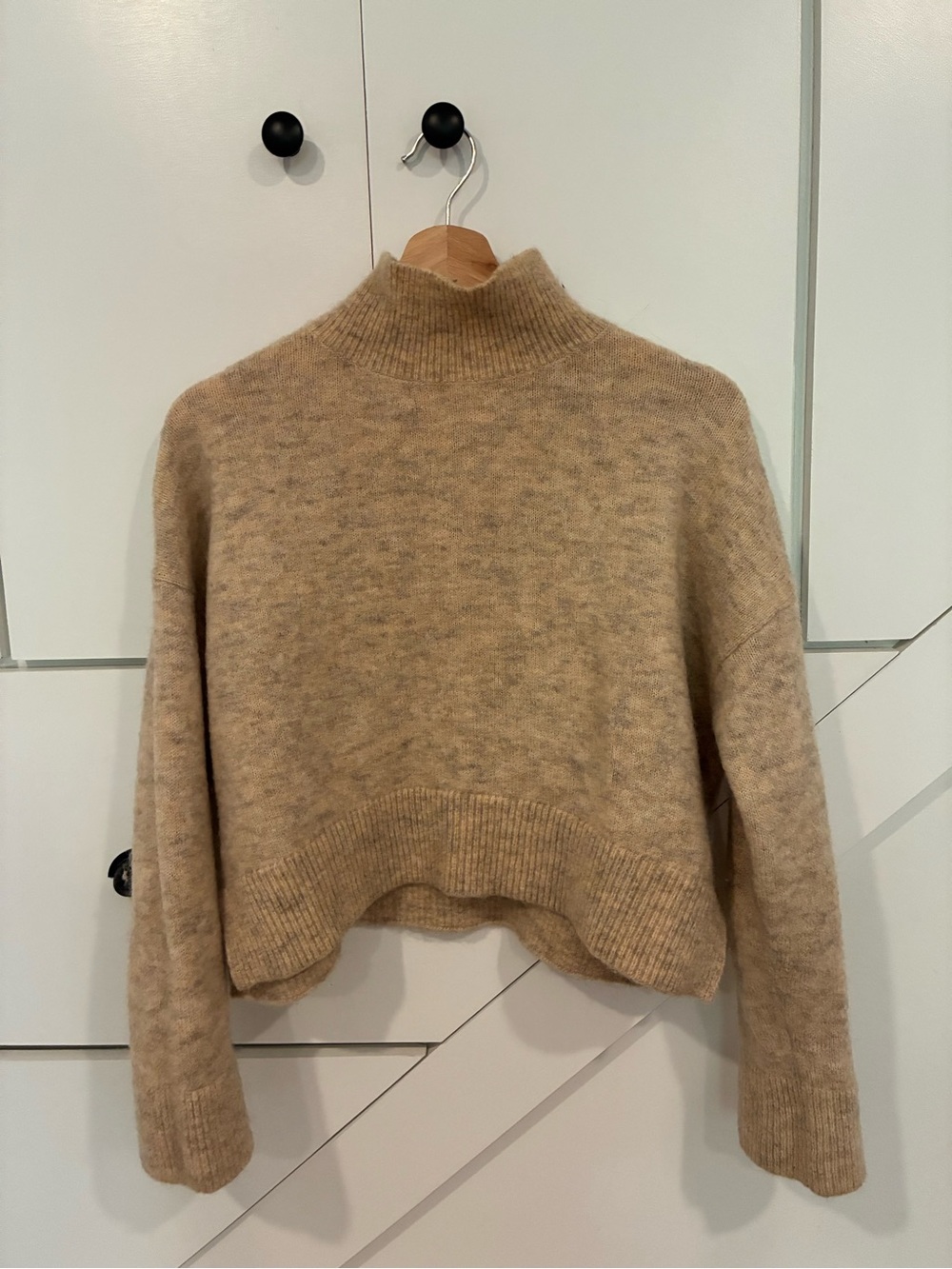 & Other Stories Beige Cropped Sweater
